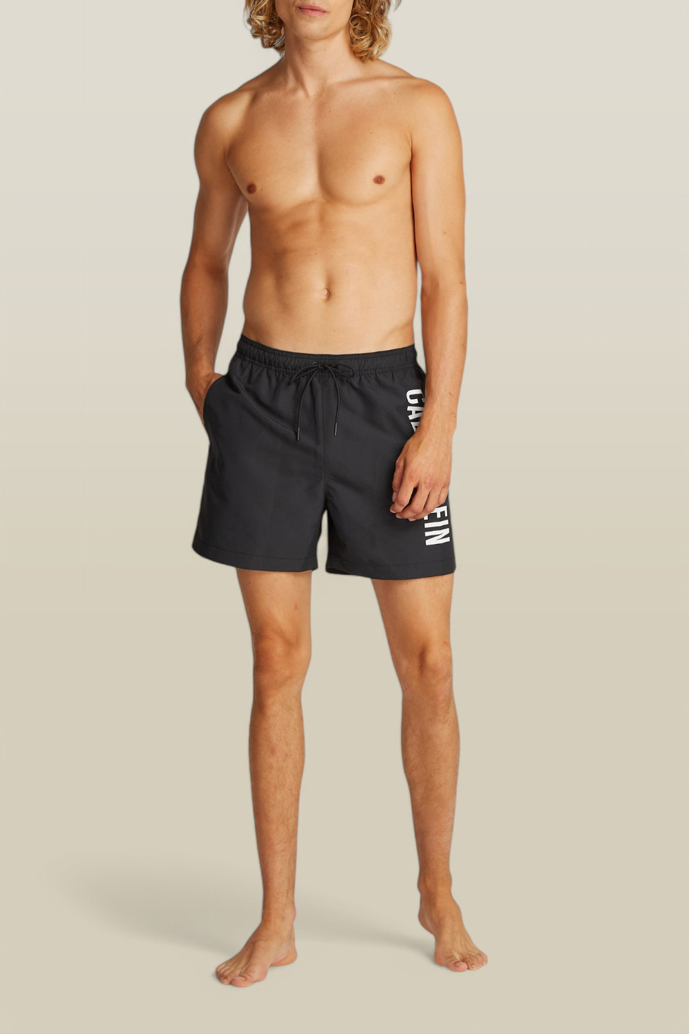 תמונת כל הלוק של מכנסי בגד ים CALVIN KLEIN